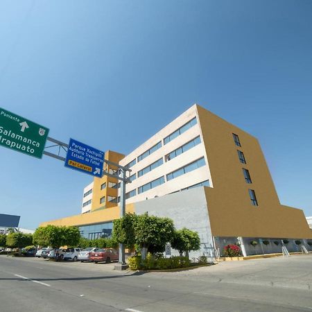 Capital O Hotel Casa Real Celaya เคลาญา ภายนอก รูปภาพ
