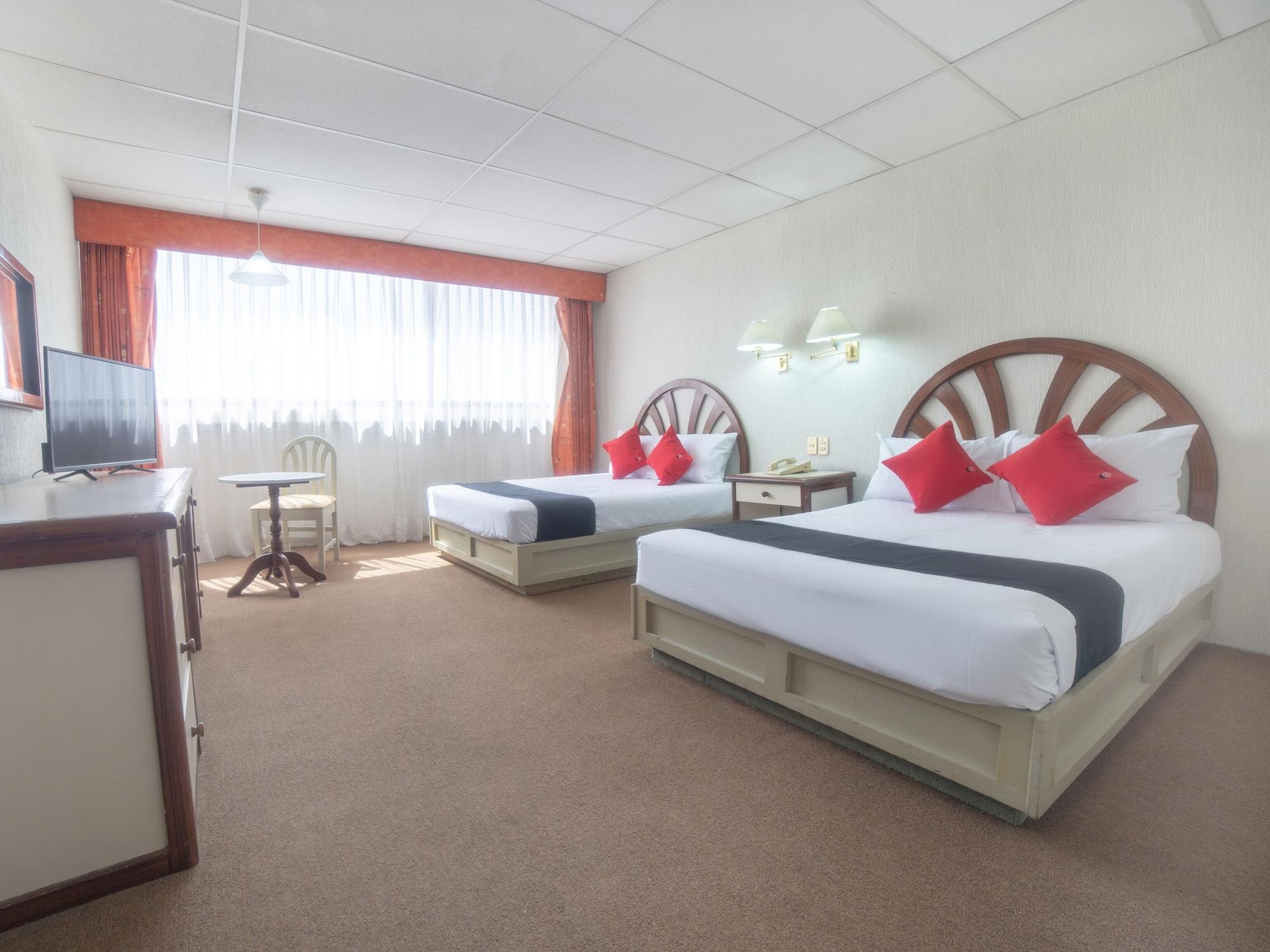 Capital O Hotel Casa Real Celaya เคลาญา ภายนอก รูปภาพ
