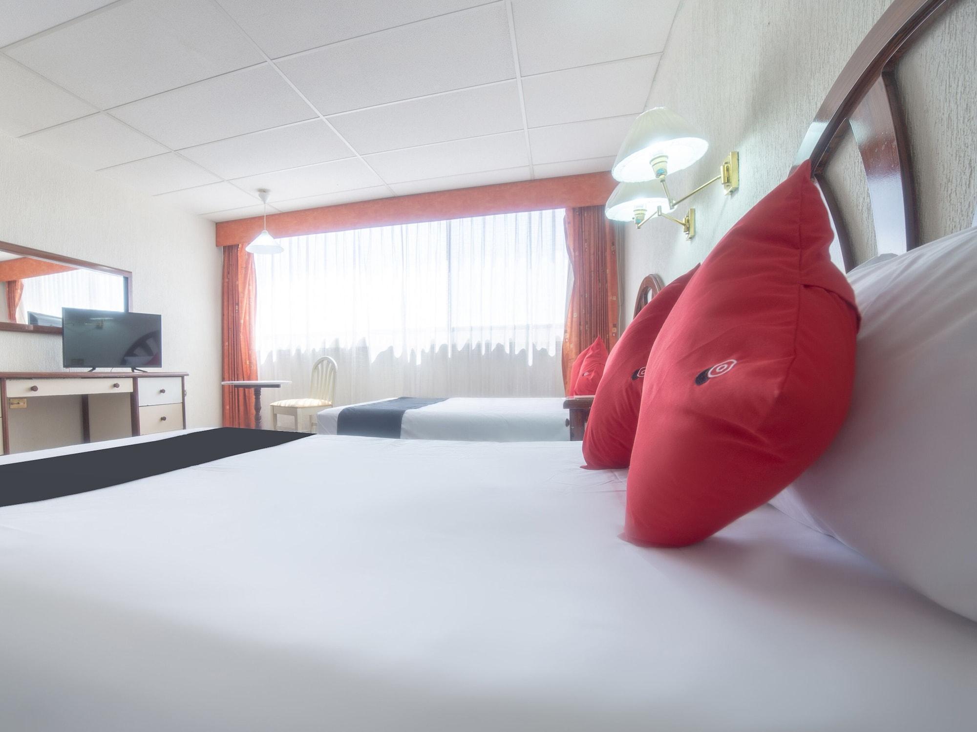 Capital O Hotel Casa Real Celaya เคลาญา ภายนอก รูปภาพ