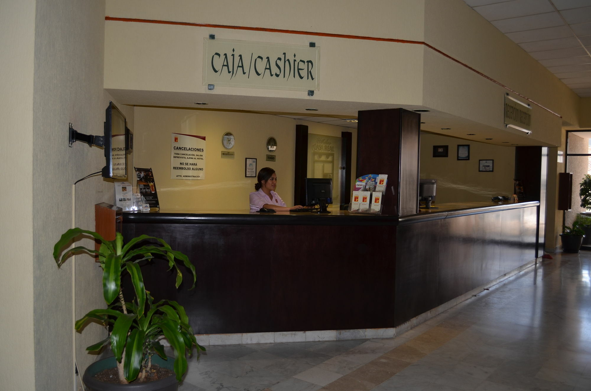 Capital O Hotel Casa Real Celaya เคลาญา ภายนอก รูปภาพ