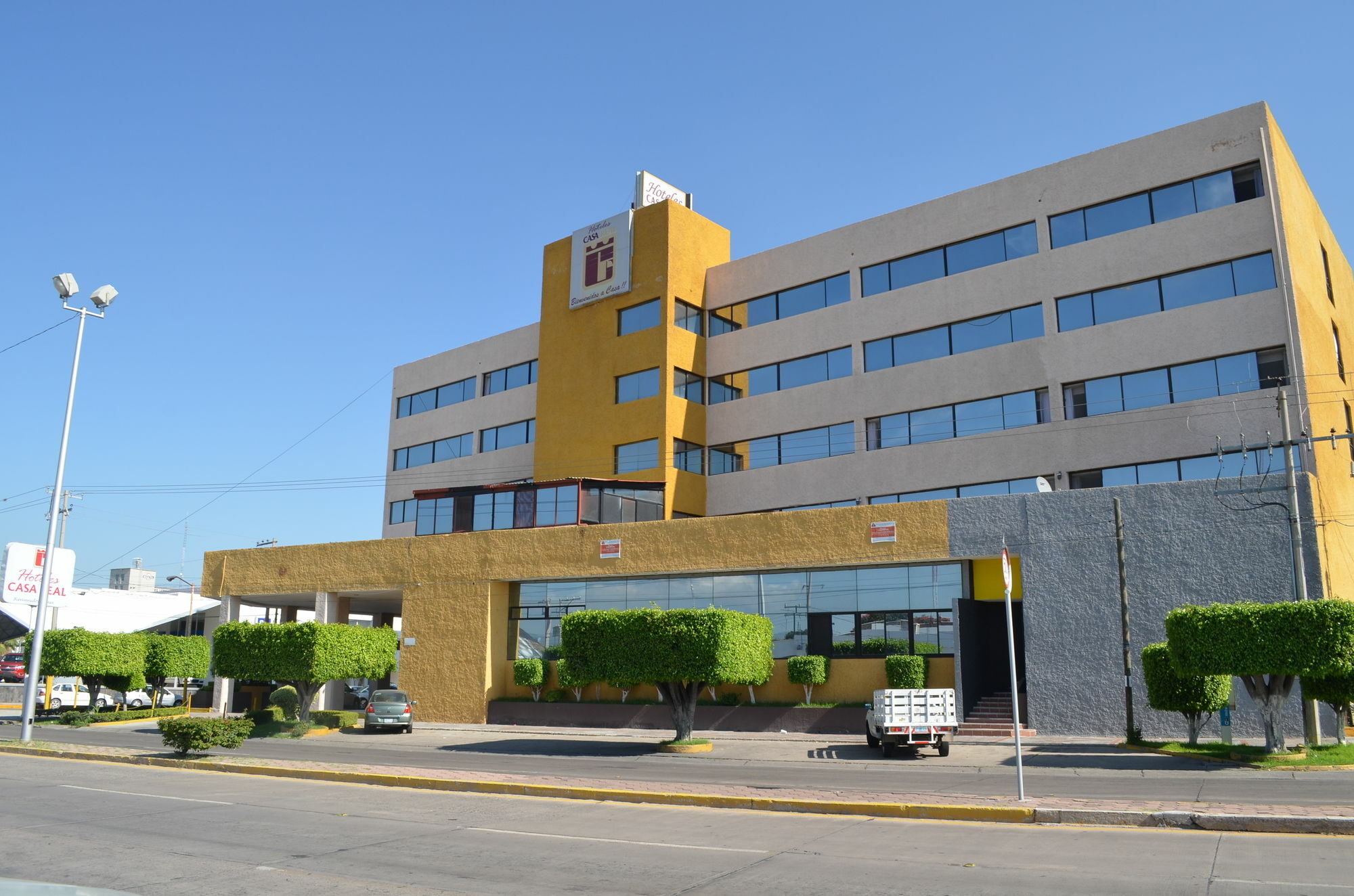 Capital O Hotel Casa Real Celaya เคลาญา ภายนอก รูปภาพ