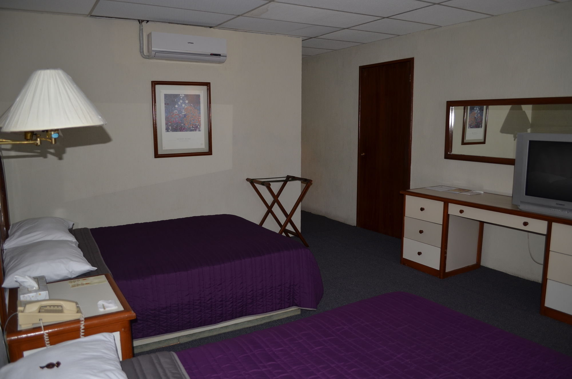 Capital O Hotel Casa Real Celaya เคลาญา ภายนอก รูปภาพ